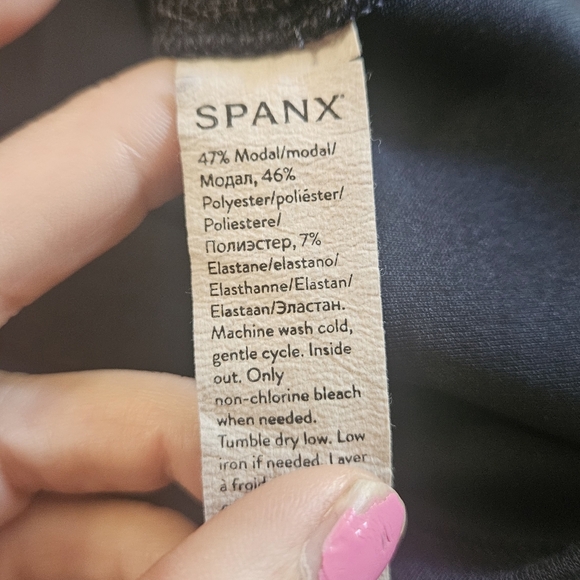 SPANX Airessentials Mock Neck Top In Classic Navy. Size Medium - Picture 2 of 11